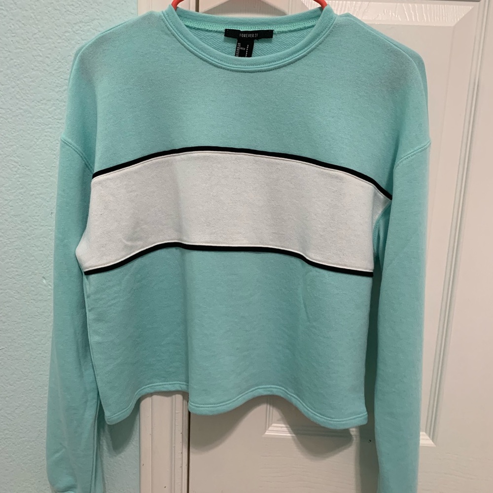 Forever 21 blue crop top